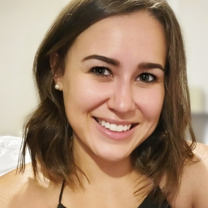 HollyAvery's avatar